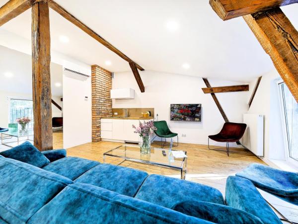 Cinema Apartments : photo 9 de la chambre suite deluxe avec lit king-size