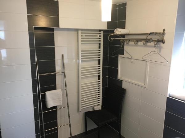 Un Hotel sur le Port : photo 3 de la chambre chambre double - accessible aux personnes à mobilité réduite 