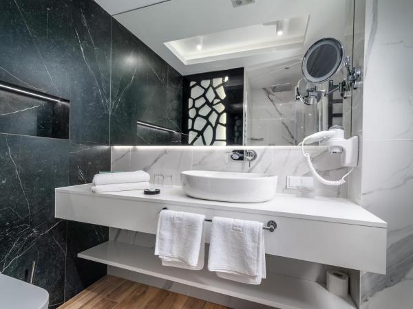 Love Sopot Residence : photo 4 de la chambre chambre double ou lits jumeaux deluxe avec balcon