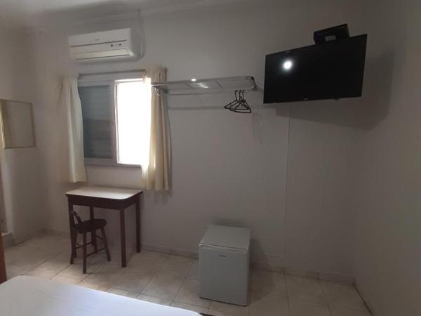 Apeninos Suites Basicas : photo 5 de la chambre chambre quadruple avec salle de bains privative