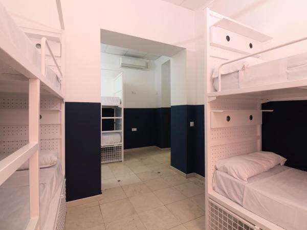 Feel Hostels City Center : photo 2 de la chambre lit dans dortoir mixte de 6 lits