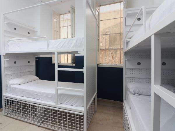 Feel Hostels City Center : photo 3 de la chambre lit dans dortoir mixte de 6 lits