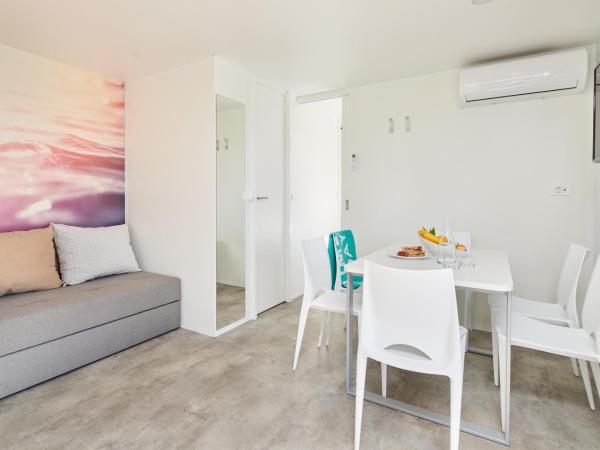 Camping Park Umag Mobile Homes : photo 4 de la chambre mobile home premium - canova bay