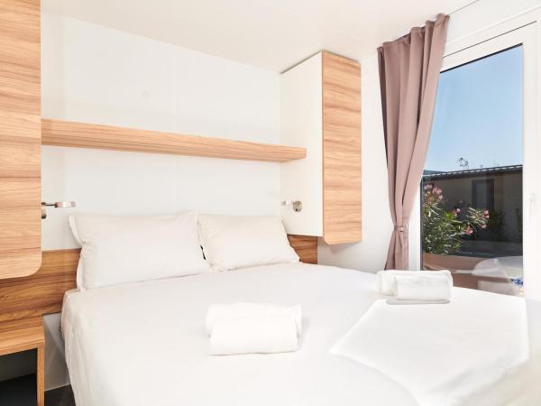 Camping Park Umag Mobile Homes : photo 10 de la chambre mobile home premium - canova bay