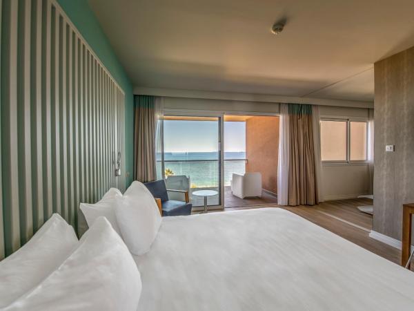 Radisson Blu Resort & Spa, Ajaccio Bay : photo 2 de la chambre suite junior avec balcon - vue sur mer