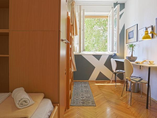 Tchaikovsky Hostel Split (T-Hostel) : photo 6 de la chambre lit superposé dans dortoir mixte