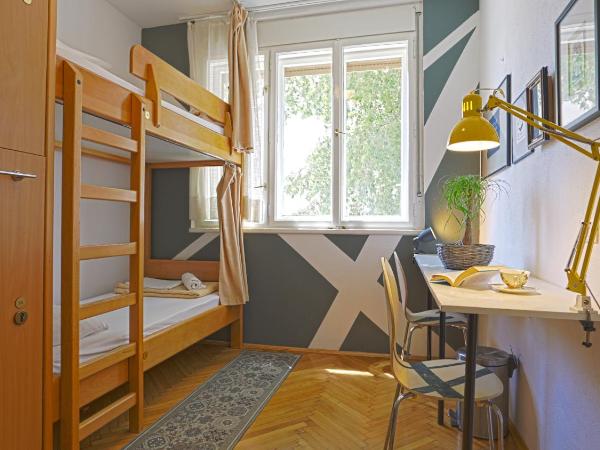 Tchaikovsky Hostel Split (T-Hostel) : photo 1 de la chambre lit superposé dans dortoir mixte