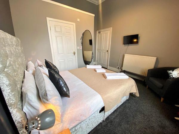 16 Pilrig Guest House : photo 9 de la chambre chambre double avec salle de bains privative