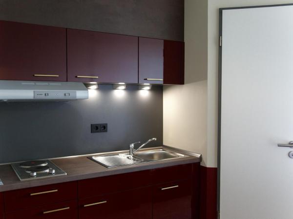 Base Apartments : photo 9 de la chambre medium studio with kitchenette without air-conditioner