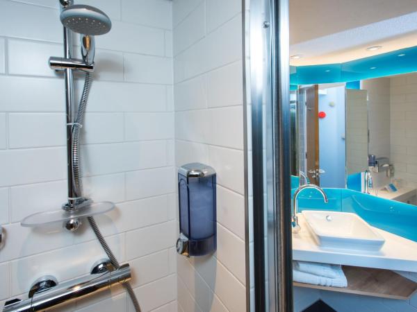 Holiday Inn Express Cardiff Bay, an IHG Hotel : photo 4 de la chambre chambre lits jumeaux standard