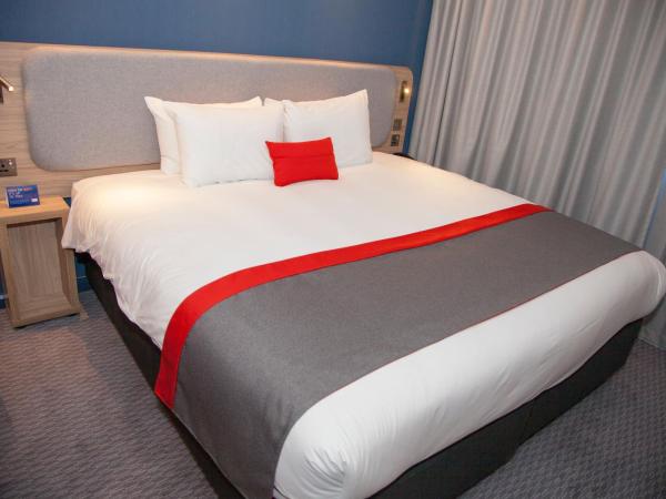 Holiday Inn Express Cardiff Bay, an IHG Hotel : photo 3 de la chambre chambre lit king-size standard