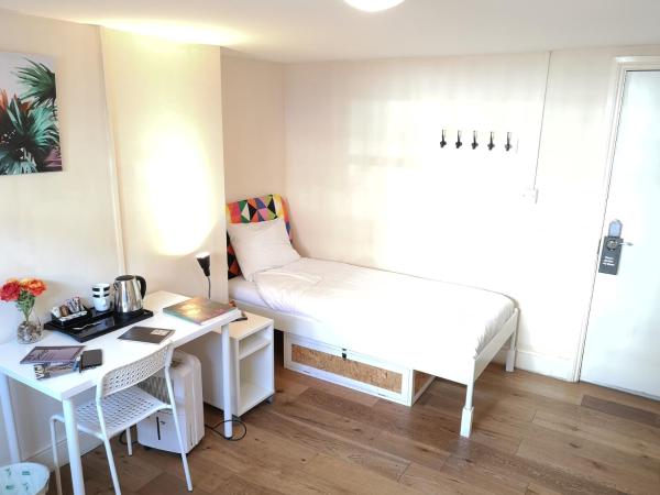 Park Villa Boutique Hostel : photo 2 de la chambre chambre avec lits jumeaux - salle de bains commune