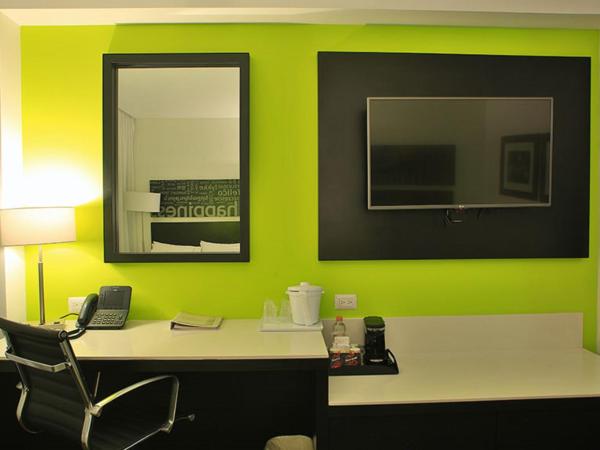 Holiday Inn Express & Suites Puebla Angelopolis, an IHG Hotel : photo 2 de la chambre suite lit king-size