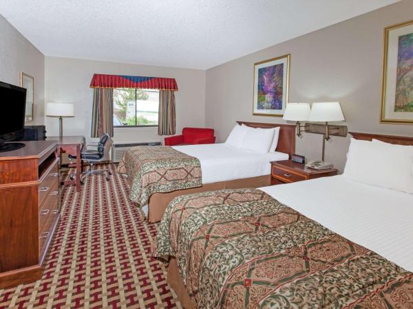 Baymont by Wyndham Smyrna : photo 1 de la chambre chambre standard avec 2 lits doubles-non-fumeurs