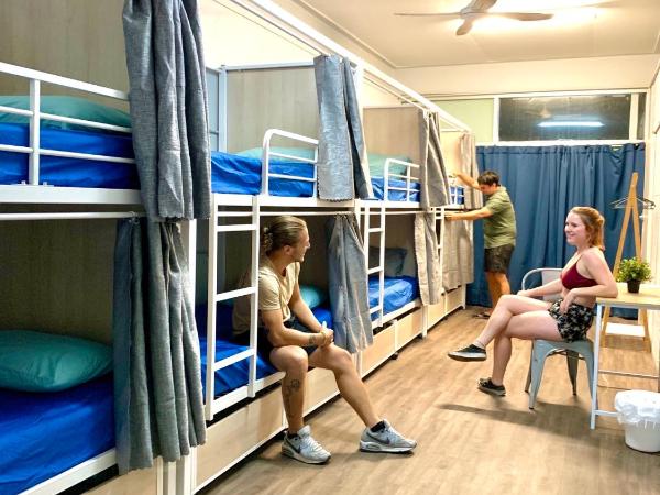 Mumma's Hostel Cairns : photo 2 de la chambre lit dans dortoir mixte de 8 lits