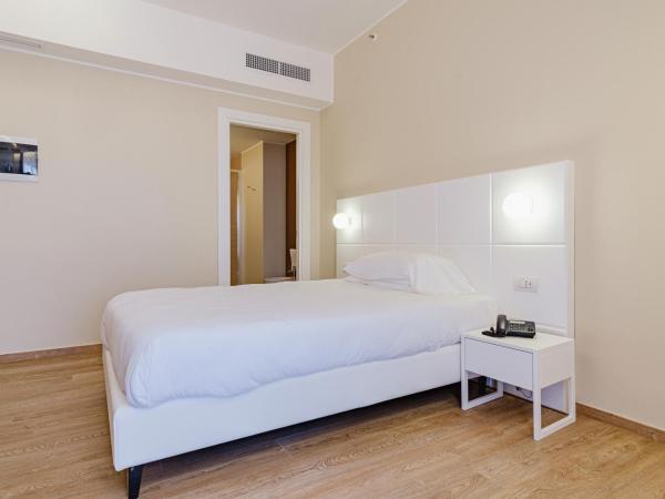 Hotel Boston : photo 3 de la chambre chambre double à occupation simple avec petit lit double
