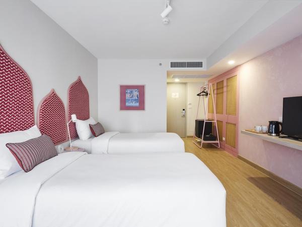56 Surawong Hotel Bangkok : photo 7 de la chambre chambre lits jumeaux confortable