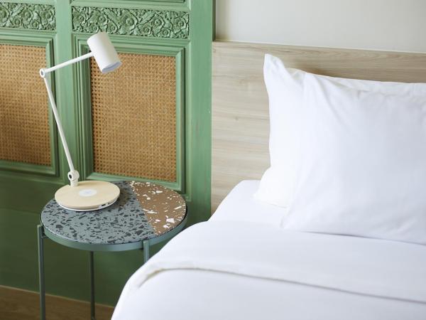 56 Surawong Hotel Bangkok : photo 3 de la chambre chambre king confort