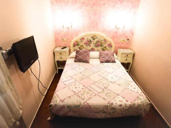 Hostal Goya Suites : photo 3 de la chambre chambre double ou lits jumeaux