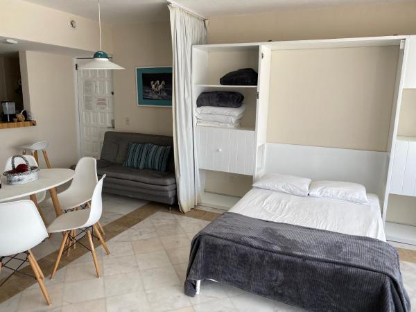 Condo in Ocean Front Resort : photo 7 de la chambre appartement avec terrasse