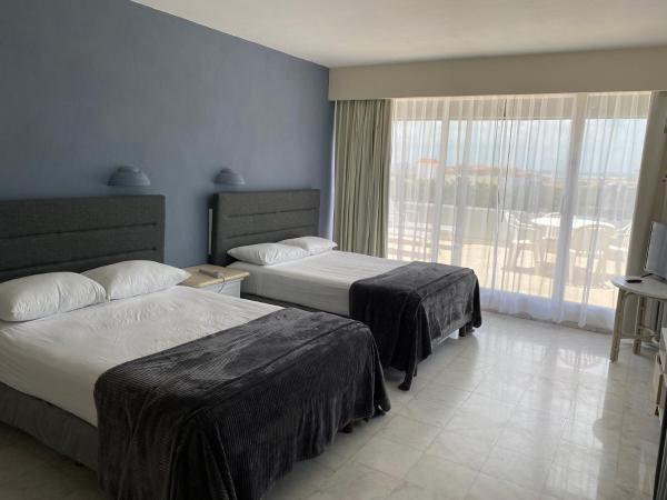 Condo in Ocean Front Resort : photo 5 de la chambre appartement avec terrasse