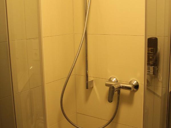 Lovely Studio Cologne West - Neues Momomotel : photo 8 de la chambre chambre double Économique