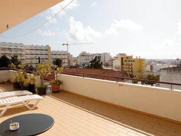 BellaVita City Faro : photo 6 de la chambre suite junior avec terrasse