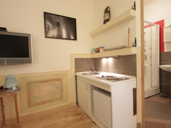 Guesthouse Lessi : photo 8 de la chambre studio avec balcon 