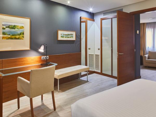Silken Coliseum : photo 2 de la chambre suite junior