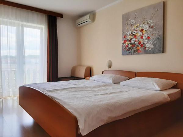 Guest House Katarina : photo 3 de la chambre chambre double