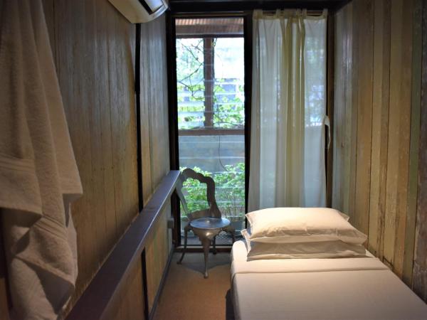 Frenz Republic - SELF CHECK IN : photo 3 de la chambre chambre simple avec toilettes communes