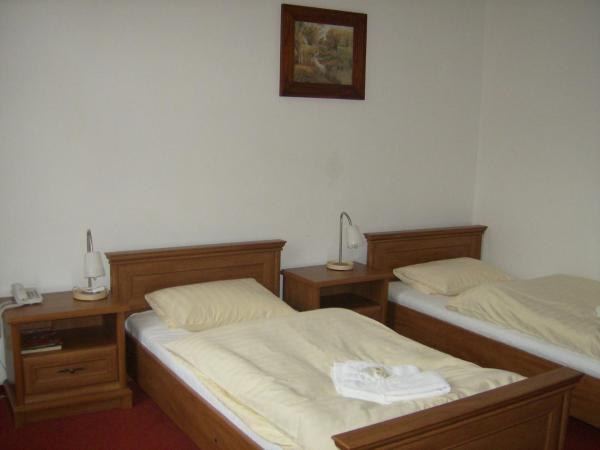 Hotel Maria : photo 5 de la chambre chambre double ou lits jumeaux