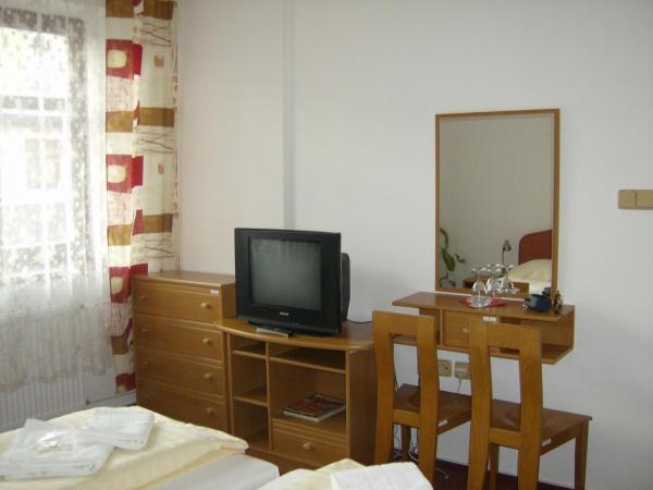 Hotel Maria : photo 6 de la chambre chambre double ou lits jumeaux