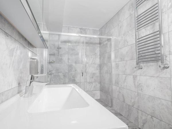 Emin Residence : photo 10 de la chambre appartement