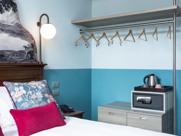 Hotel Indigo Verona - Grand Hotel Des Arts, an IHG Hotel : photo 2 de la chambre chambre lit queen-size avec terrasse 