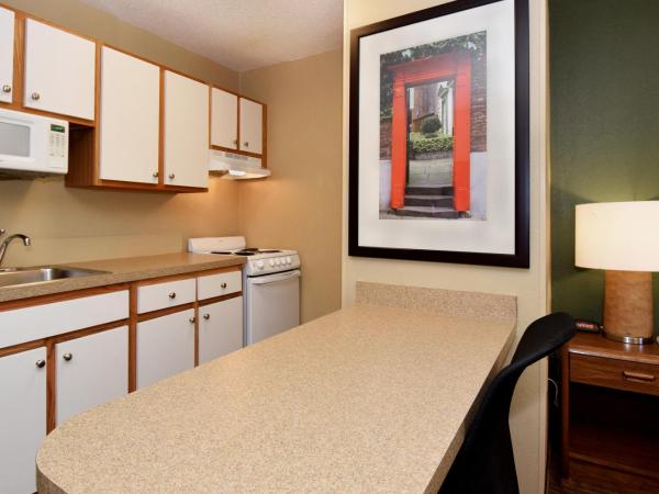 Extended Stay America Suites - Houston - Northwest - Hwy 290 - Hollister : photo 9 de la chambre studio lit queen-size - non-fumeurs