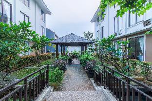 RedDoorz Plus @ TB Simatupang : photo 1 de la chambre room #385766611