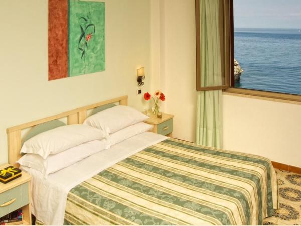Jonic Hotel Mazzarò : photo 2 de la chambre chambre double - vue sur mer