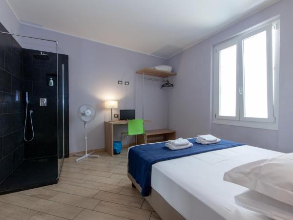 Hotel Genziana : photo 6 de la chambre chambre double avec salle de bains privative séparée