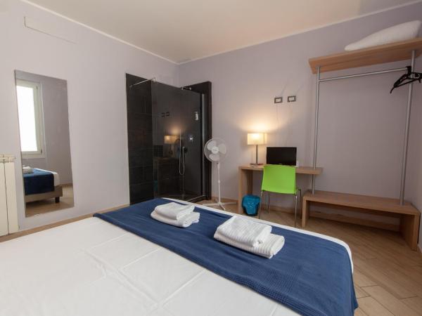 Hotel Genziana : photo 2 de la chambre chambre double avec salle de bains privative séparée