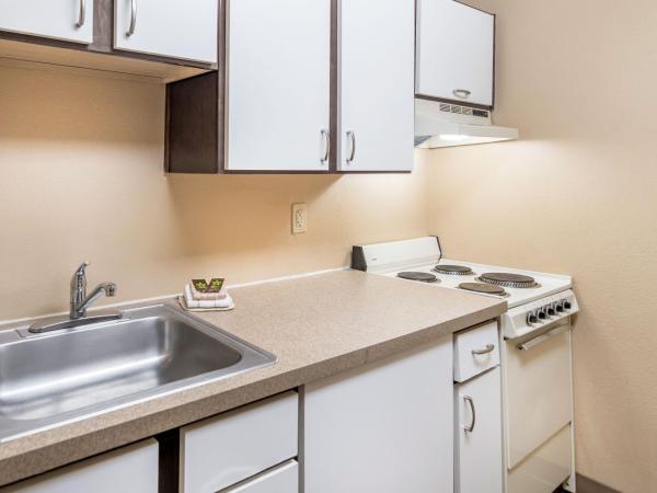 Extended Stay America Suites - Oklahoma City - Northwest : photo 6 de la chambre studio lit queen-size - non-fumeurs