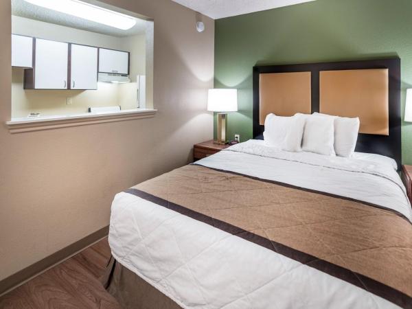 Extended Stay America Suites - Oklahoma City - Northwest : photo 8 de la chambre studio de luxe avec 1 lit queen-size - non-fumeurs