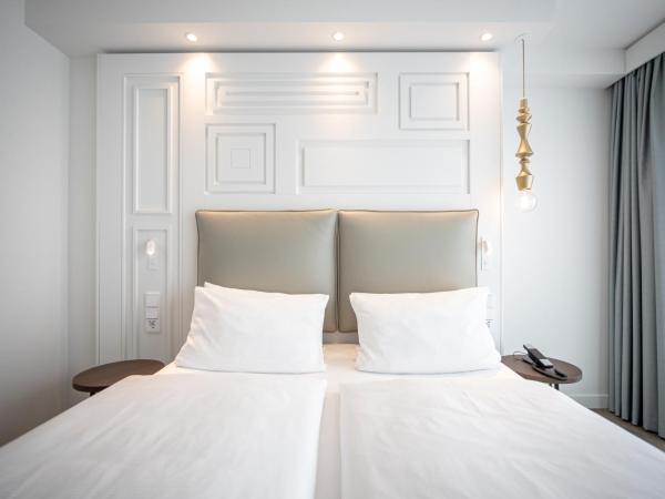 Hotel Indigo Dresden - Wettiner Platz, an IHG Hotel : photo 8 de la chambre suite lit queen-size