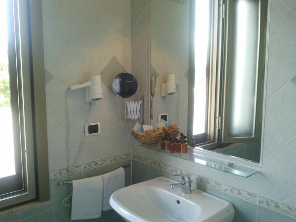 Jonic Hotel Mazzarò : photo 5 de la chambre chambre triple - vue sur mer