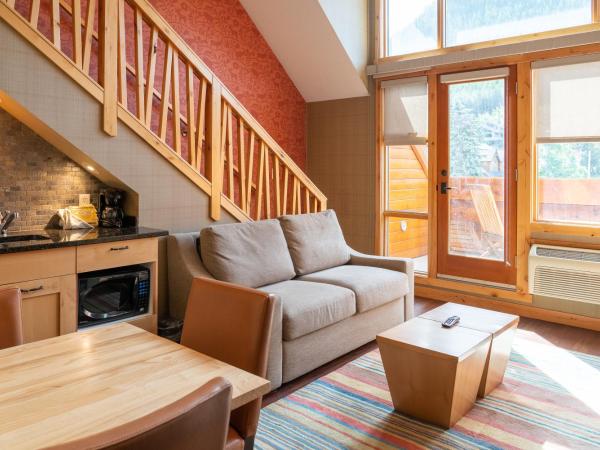 Fox Hotel and Suites : photo 4 de la chambre suite mezzanine premium lit king-size