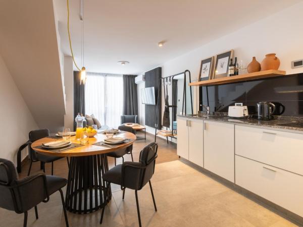 Stay Suites : photo 6 de la chambre chambre double deluxe avec balcon