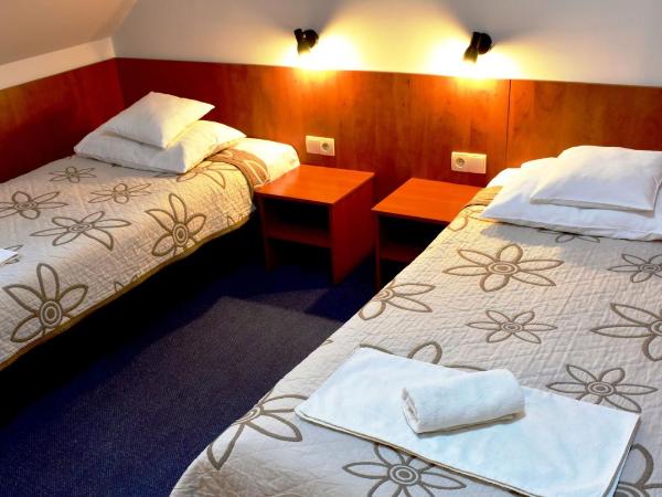 Hotel Złote Dęby : photo 4 de la chambre chambre double ou lits jumeaux