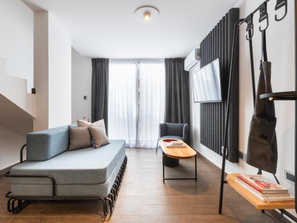 Stay Suites : photo 1 de la chambre chambre double deluxe avec balcon