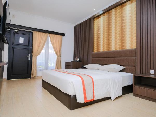 The Grand Palace Hotel Yogyakarta : photo 2 de la chambre chambre lit king-size deluxe