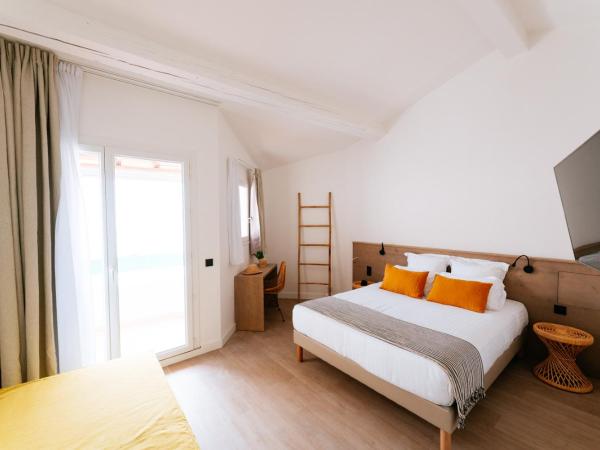 Hôtel Casa Marina : photo 7 de la chambre chambre familiale avec balcon